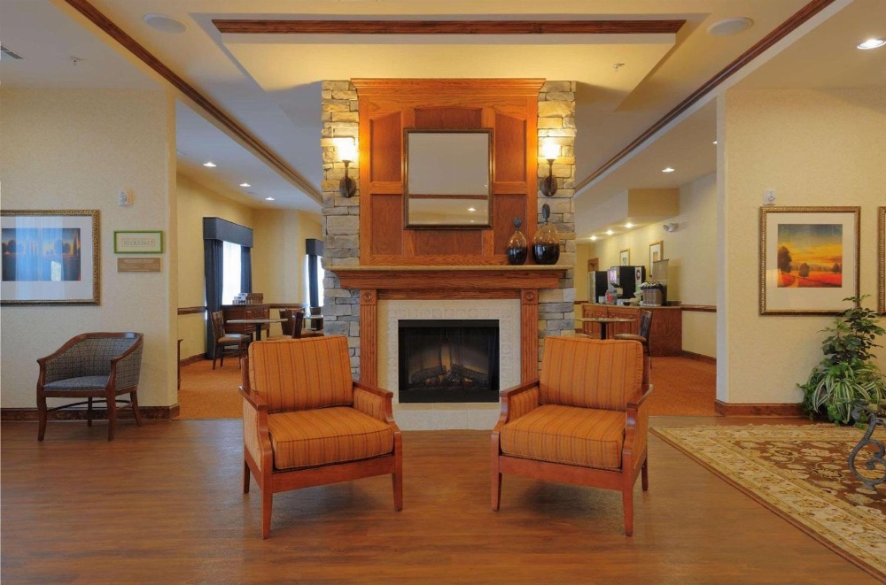 Queen Suite with Two Queen Beds and Living room - Non Smoking/Interior Hall